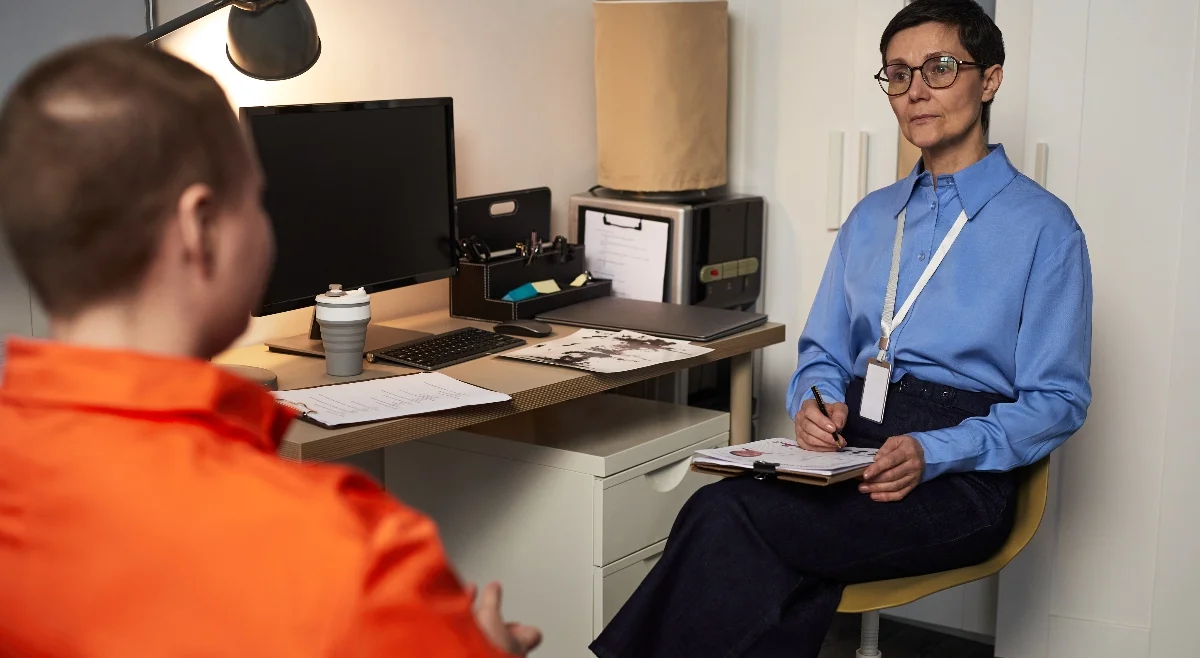 Mental health professionals assist in correctional facilities in CA